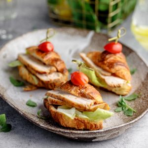 Мини-круассан с куринным филе
